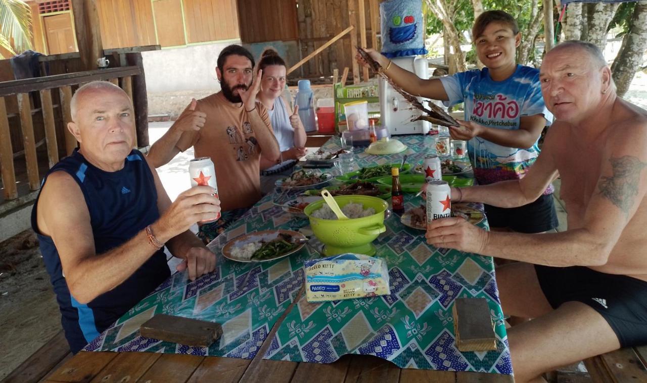 Mambetron Homestay Raja Ampat Pulau Mansuar エクステリア 写真