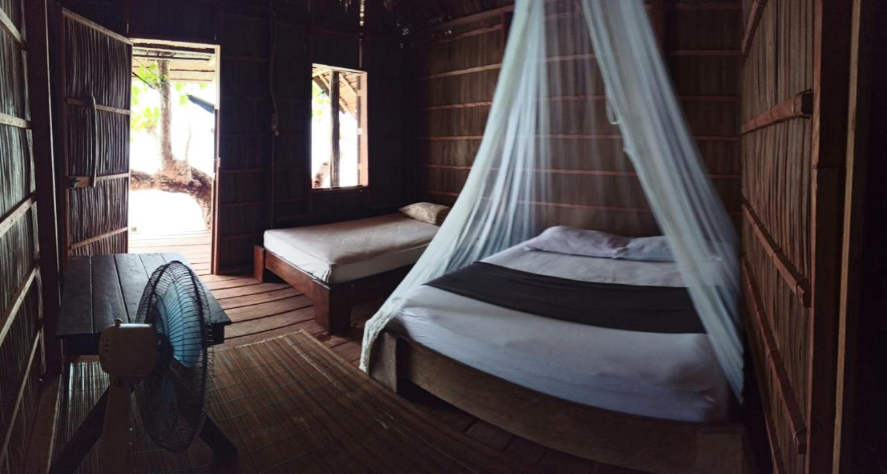 Mambetron Homestay Raja Ampat Pulau Mansuar エクステリア 写真