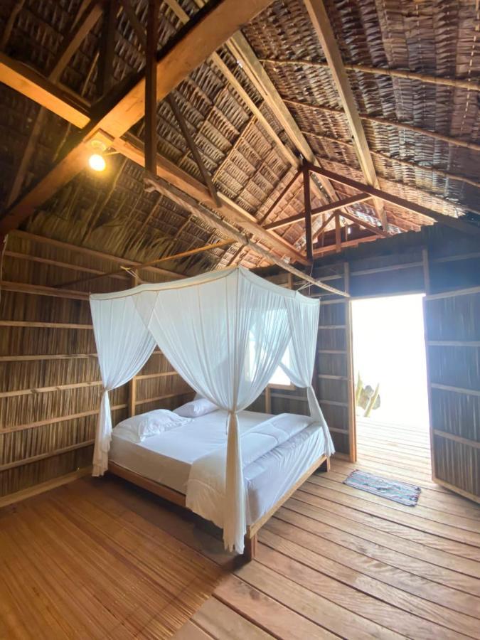 Mambetron Homestay Raja Ampat Pulau Mansuar エクステリア 写真