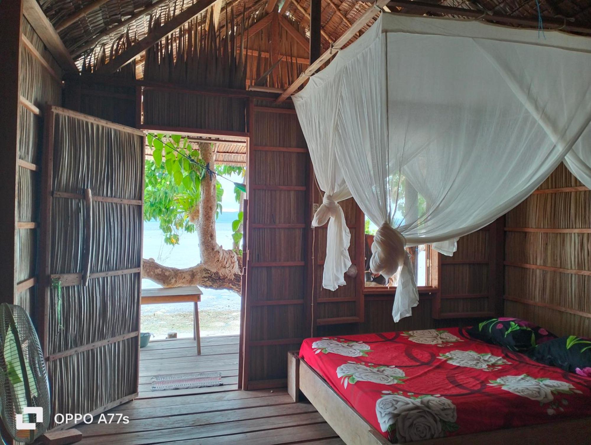 Mambetron Homestay Raja Ampat Pulau Mansuar エクステリア 写真