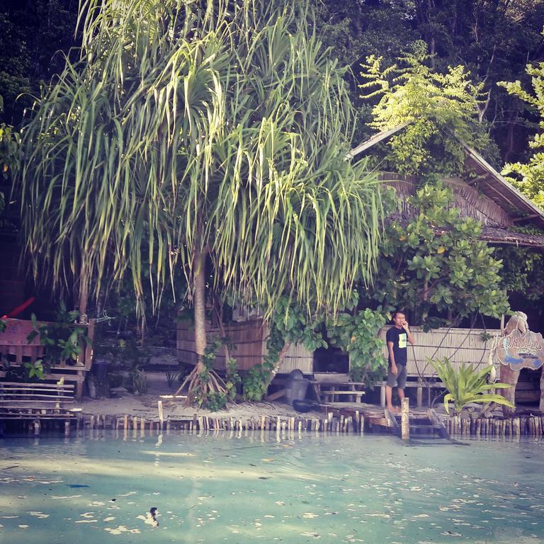 Mambetron Homestay Raja Ampat Pulau Mansuar エクステリア 写真