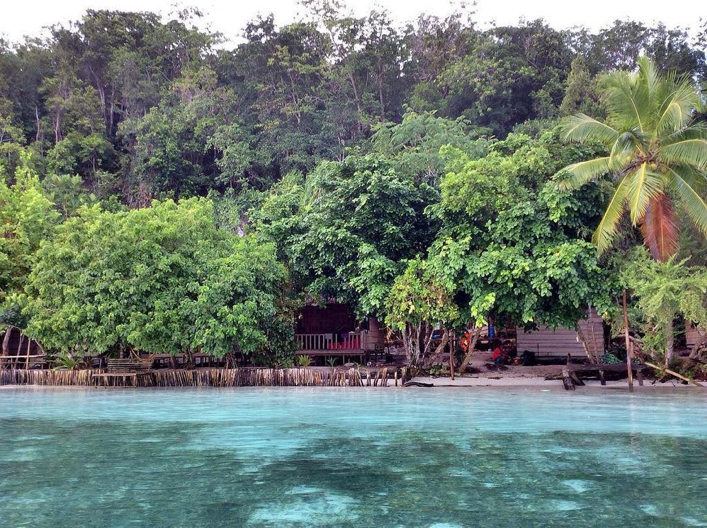 Mambetron Homestay Raja Ampat Pulau Mansuar エクステリア 写真
