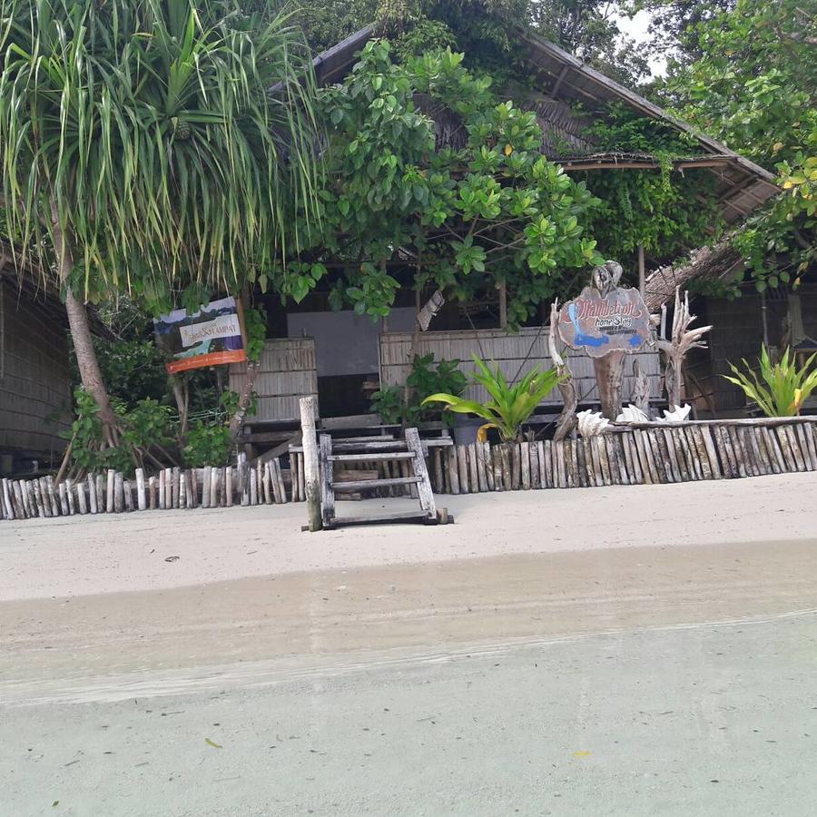 Mambetron Homestay Raja Ampat Pulau Mansuar エクステリア 写真